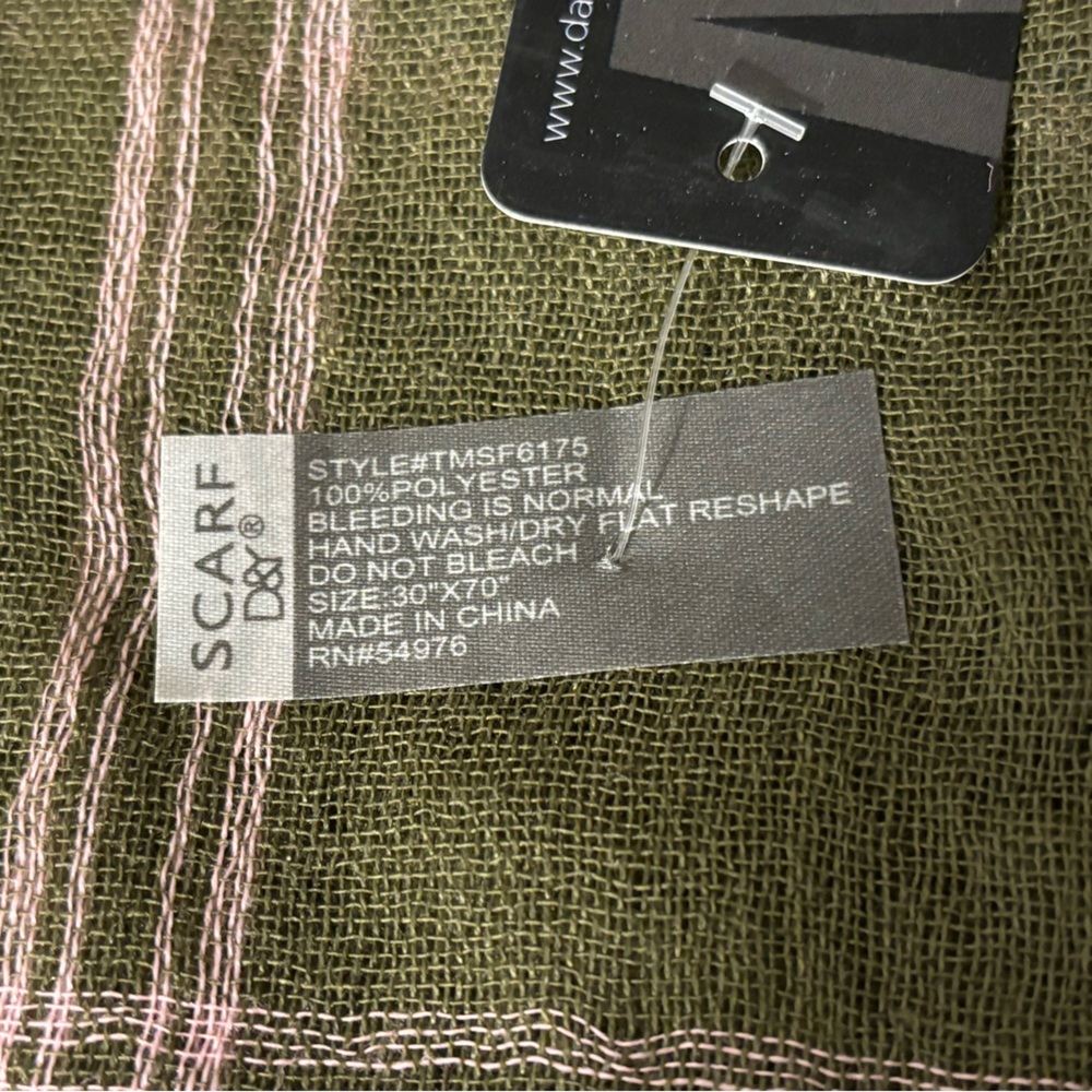 D&Y Scarf - Picture 2 of 3
